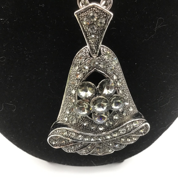 Silver tone extra long rope necklace w silver tone and rhinestones Pendant - Picture 3 of 6
